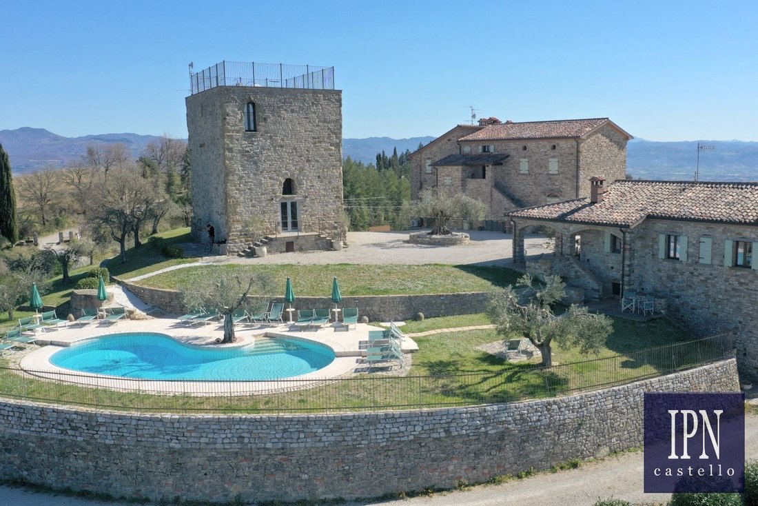 Estate in Monte Santa Maria Tiberina, Umbria, Italy 3 - 17957535