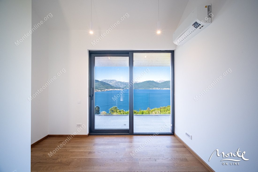 Villa in Merdari, Herceg Novi Municipality, Montenegro 4 - 17957670