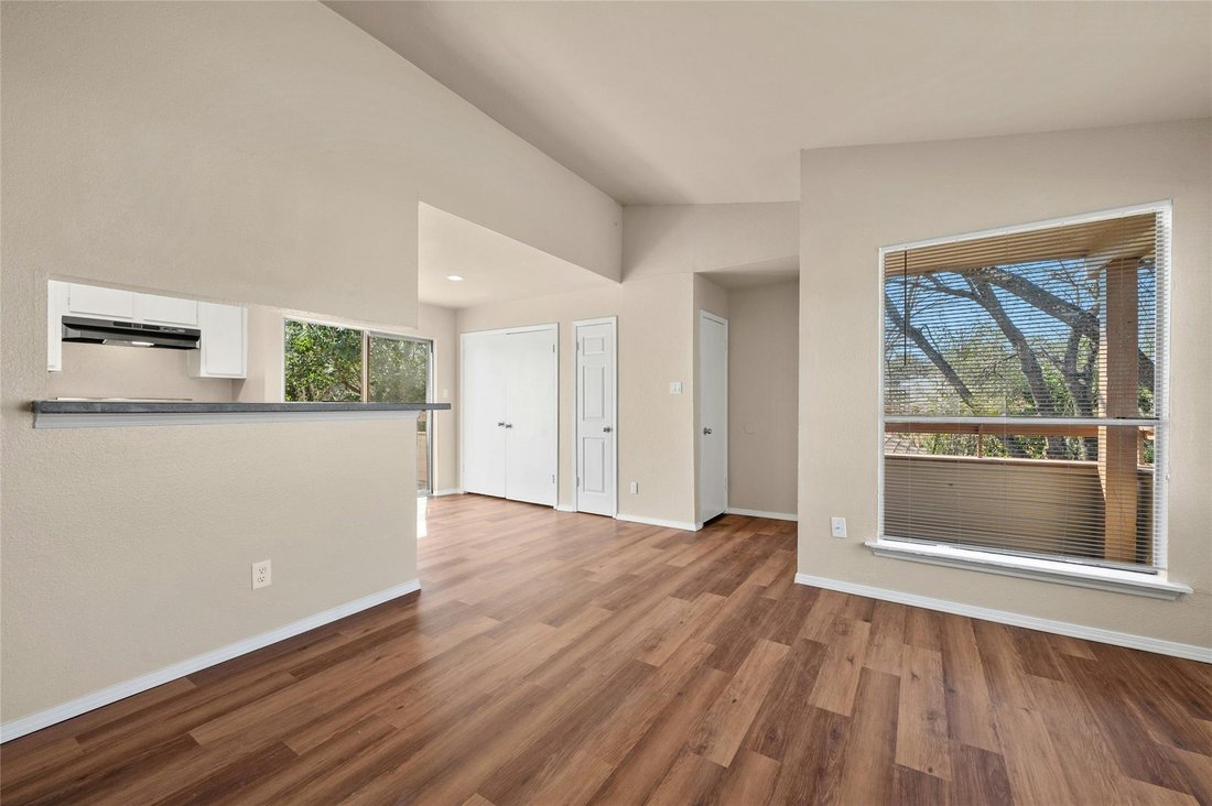 Austin, Texas, United States 4 - 17957337