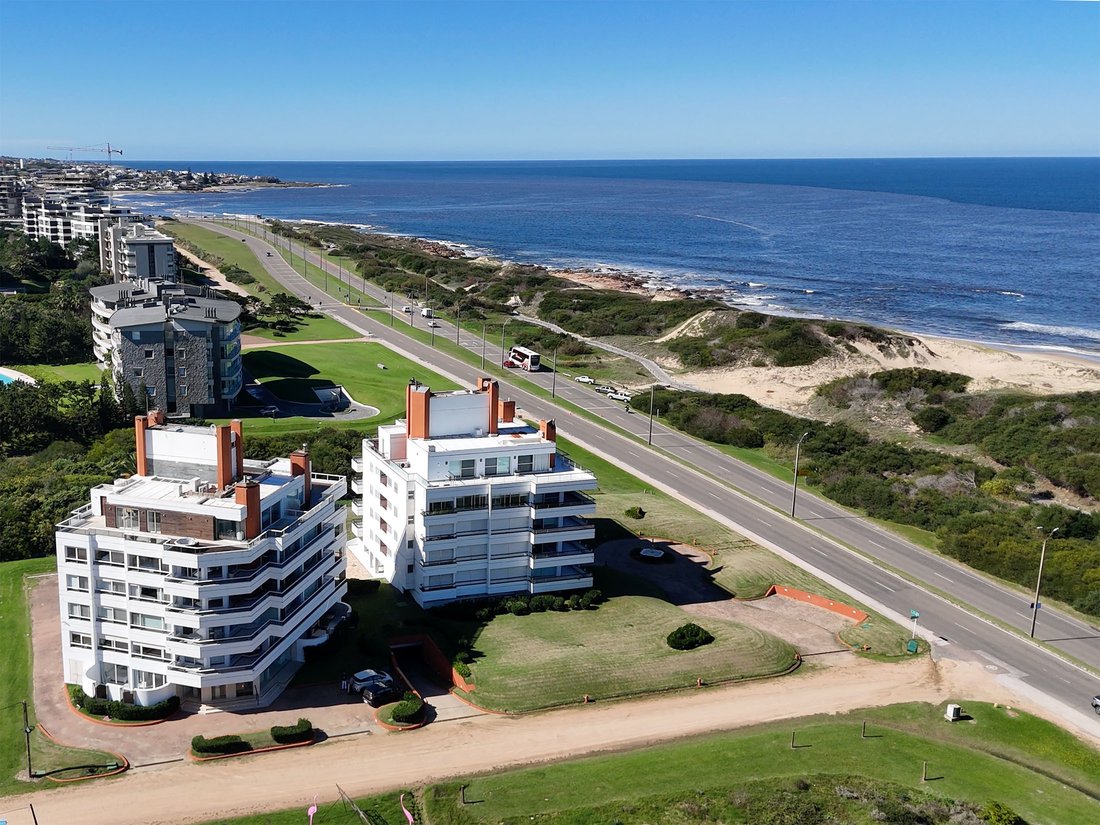 Apartment in Punta del Este, Maldonado Department, Uruguay 1 - 17957280