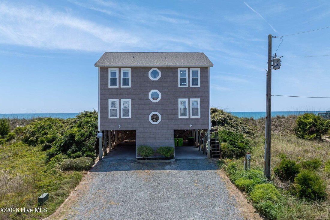 House in North Topsail Beach, North Carolina, United States 3 - 17957584