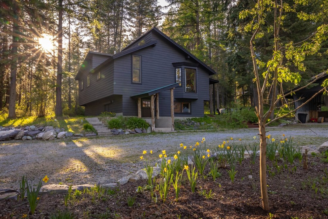 Whitefish, Montana, United States 1 - 17957290