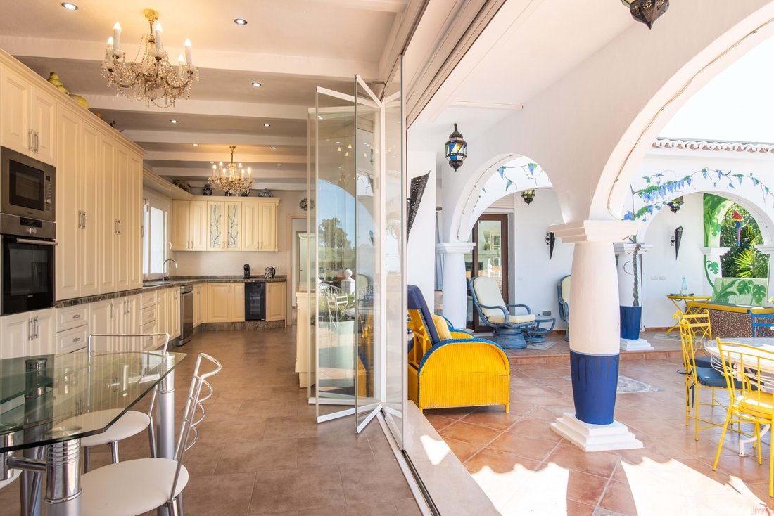 Villa in Estepona, Andalusia, Spain 5 - 17957565