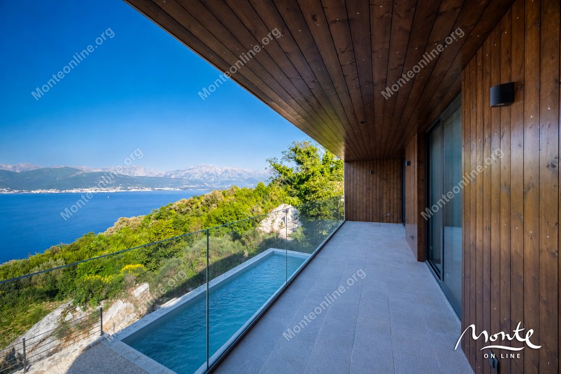 Villa in Merdari, Herceg Novi Municipality, Montenegro 1 - 17957670