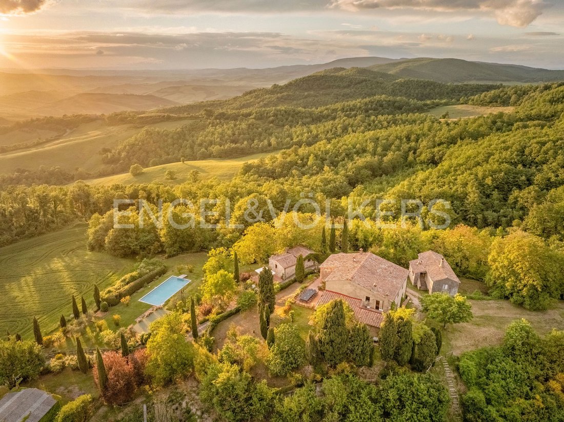 Country House in Sarteano, Tuscany, Italy 1 - 17957682