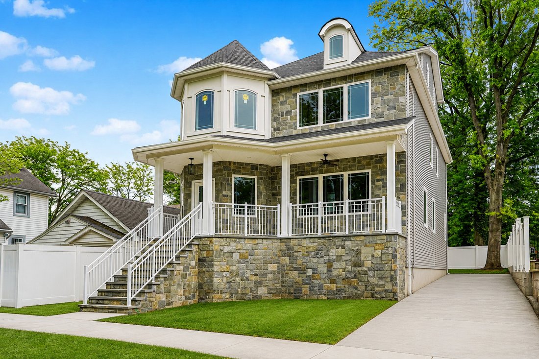 House in New York, New York, United States 3 - 17957673