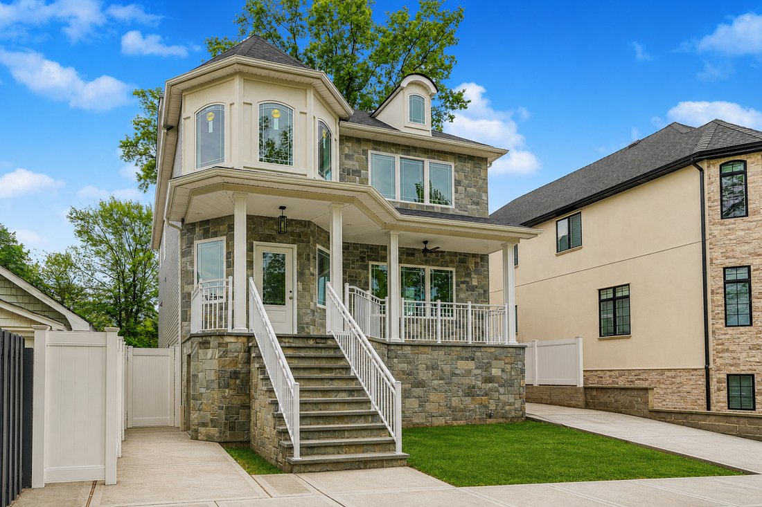 House in New York, New York, United States 2 - 17957673