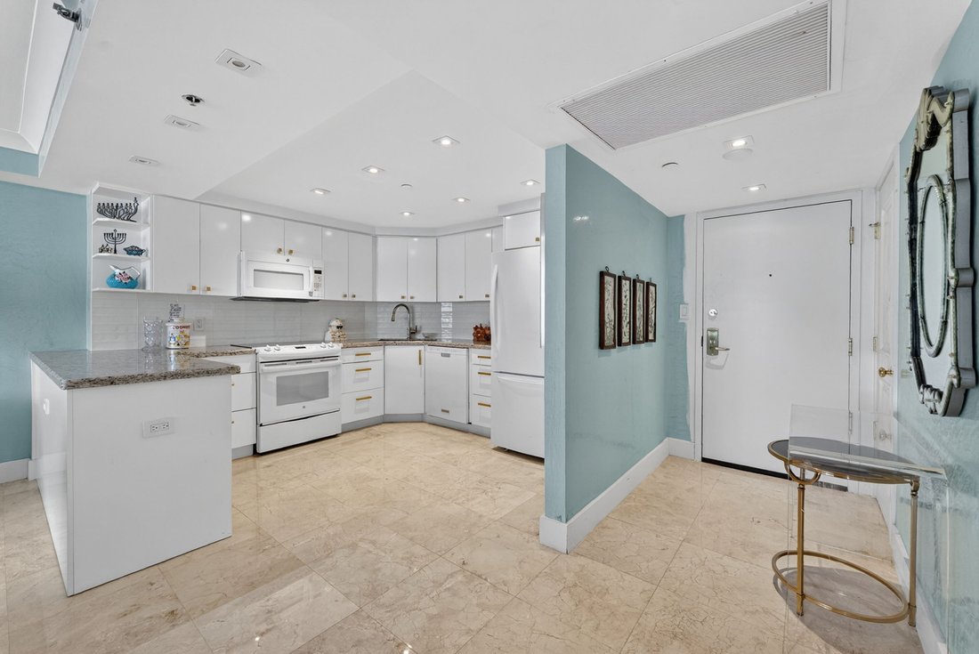 Condo in Miami Beach, Florida, United States 5 - 17957706
