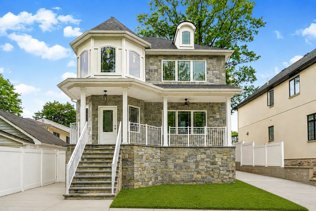 House in New York, New York, United States 1 - 17957673