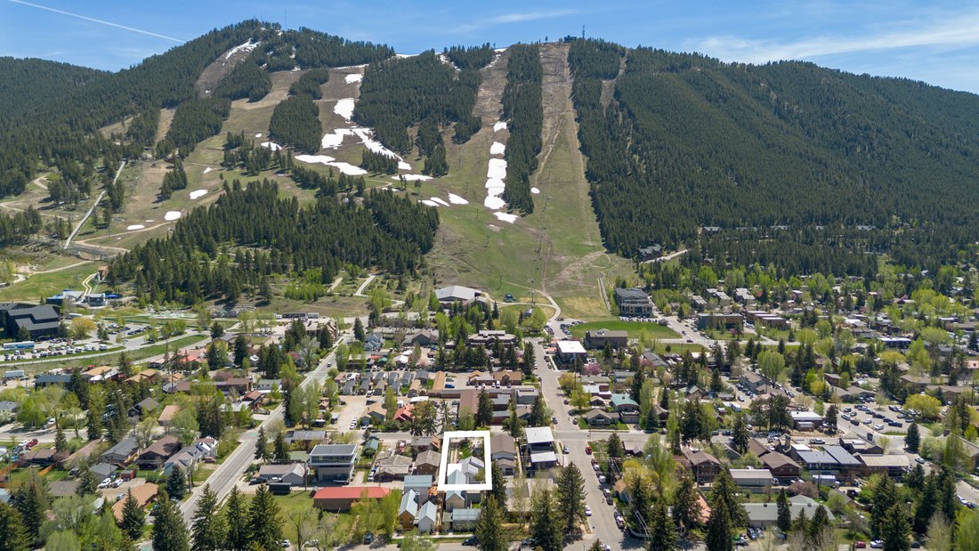 Land in Jackson, Wyoming, United States 1 - 17957719