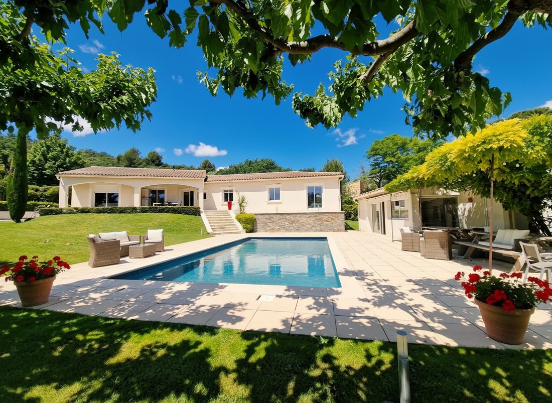 Villa in Nevons-route d'Apt, L'Isle-sur-la-Sorgue, France 3 - 17962883