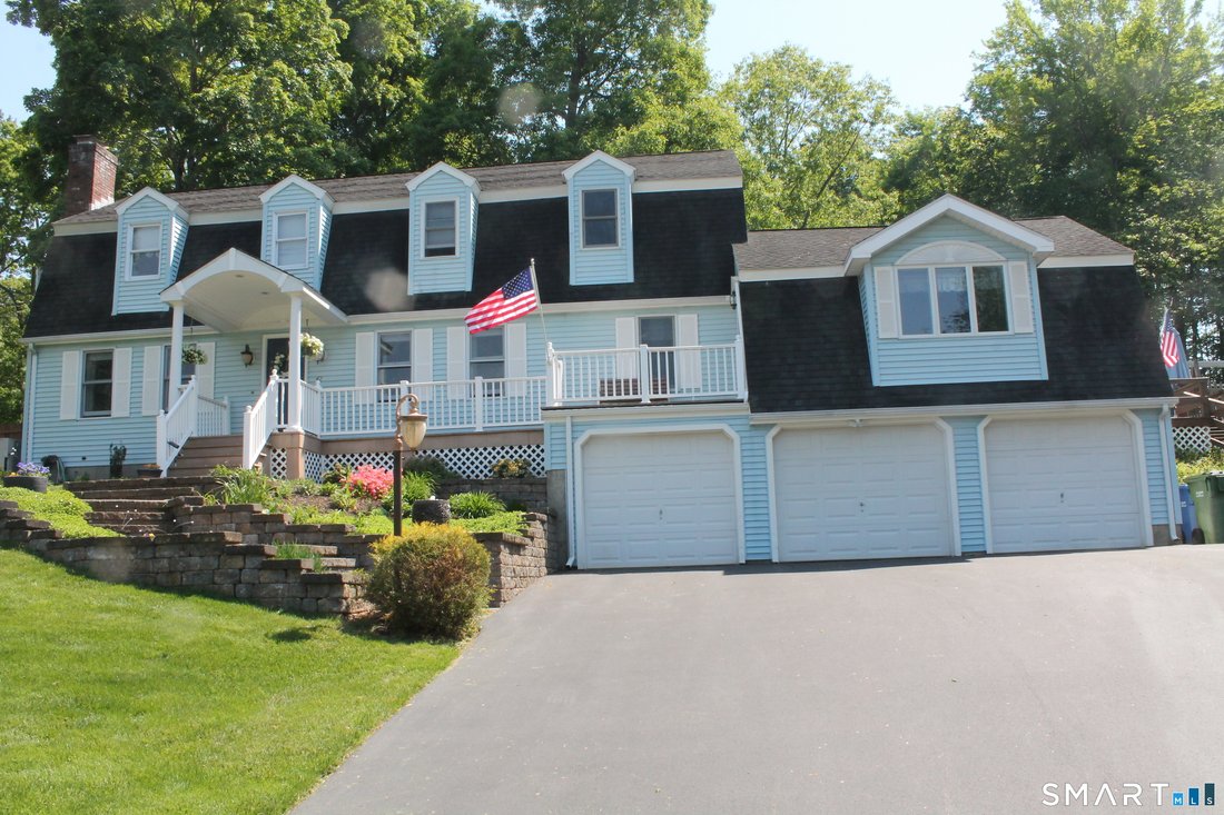 House in Wallingford, Connecticut, United States 3 - 17714515