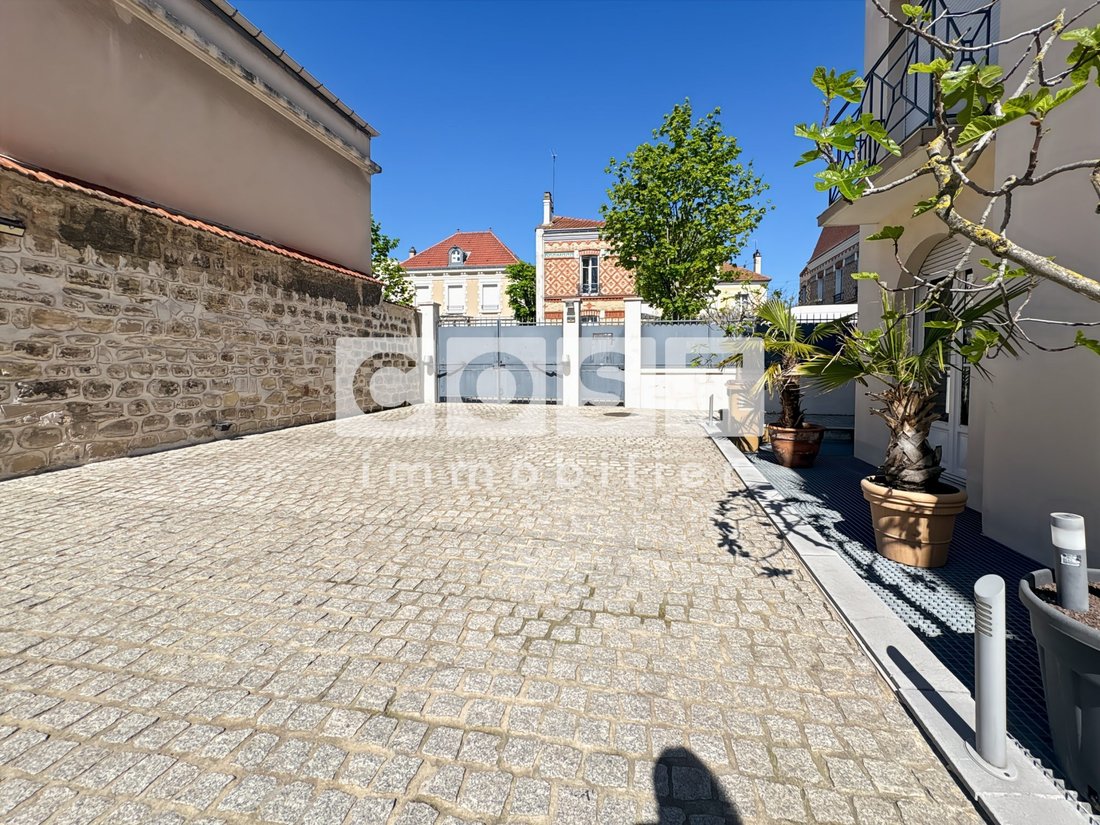 Apartment in Chedal Anglay, La Garenne-Colombes, France 4 - 17963472