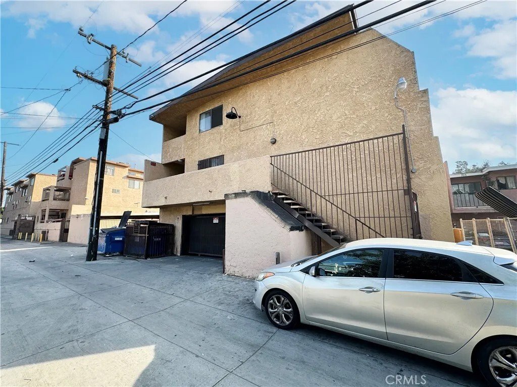 Santa Ana, California, United States 5 - 16519478