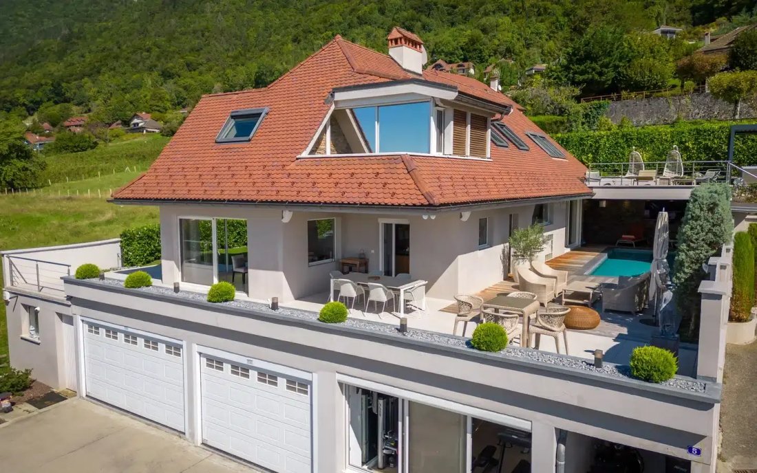 House in Veyrier-du-Lac, Auvergne-Rhône-Alpes, France 1 - 17958936