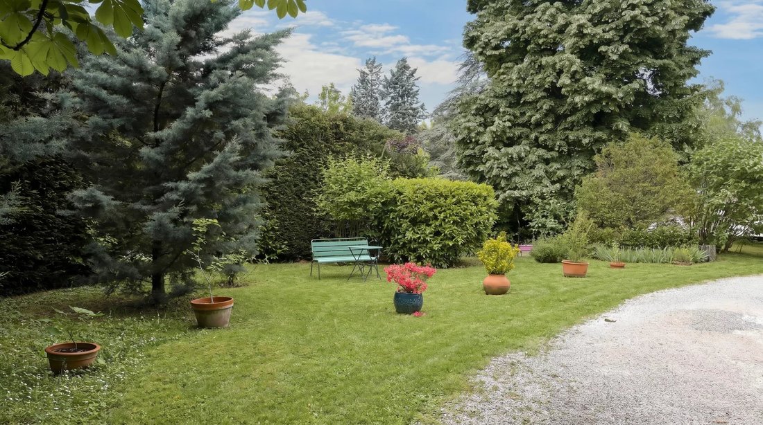 Apartment in Champvert-Point du Jour-Saint Irénée, Lyon 5e Arrondissement, Lyon 3 - 17959384