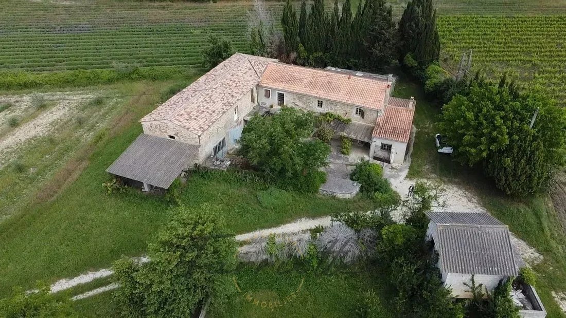 Farm Ranch in Montbrison-sur-Lez, Auvergne-Rhône-Alpes, France 2 - 15802305