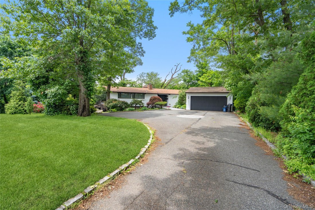 House in Albertson, New York, United States 1 - 17852728
