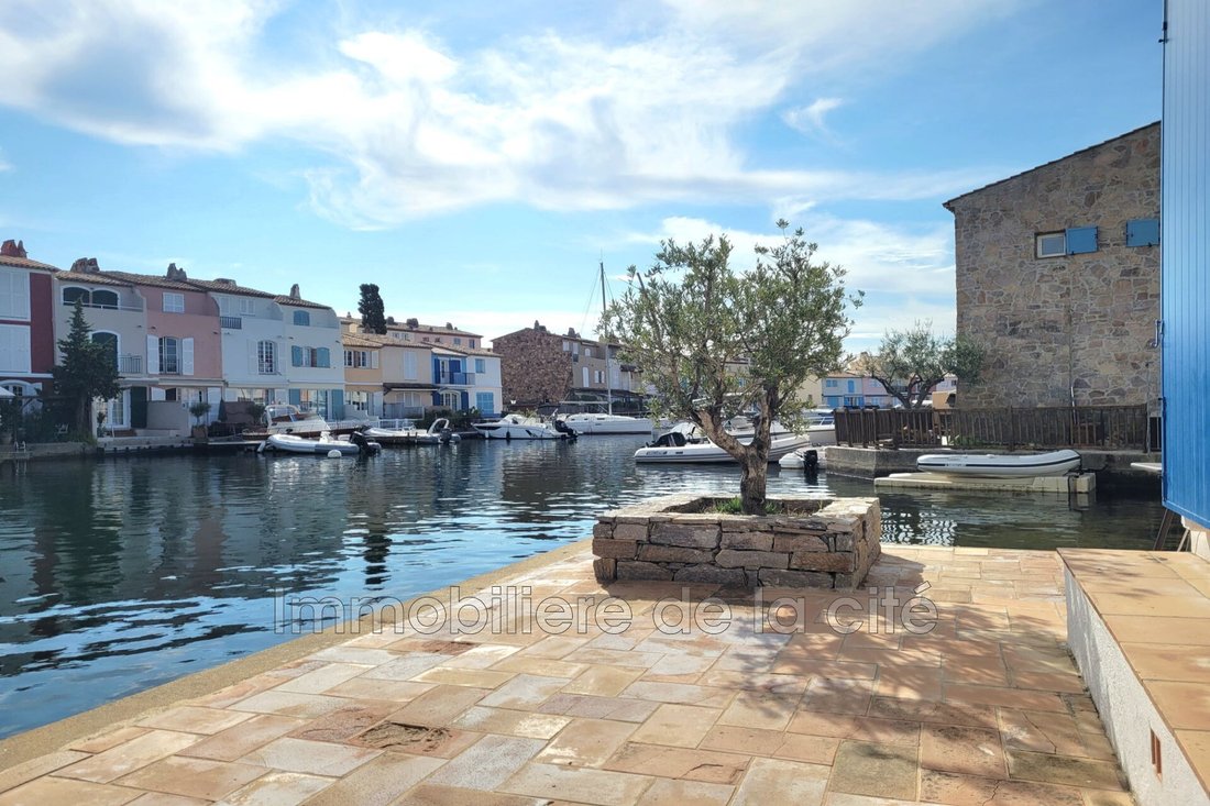 Villa in Grimaud, Provence-Alpes-Côte d'Azur, France 1 - 14710597