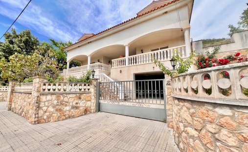 Villa in Vespella de Gaia, Catalonia, Spain 1