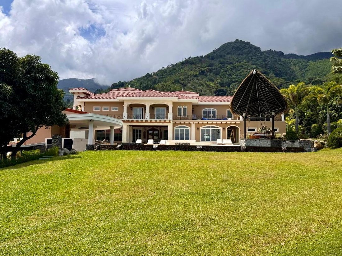 Estate in Santa Ana, San José Province, Costa Rica 1 - 17960322