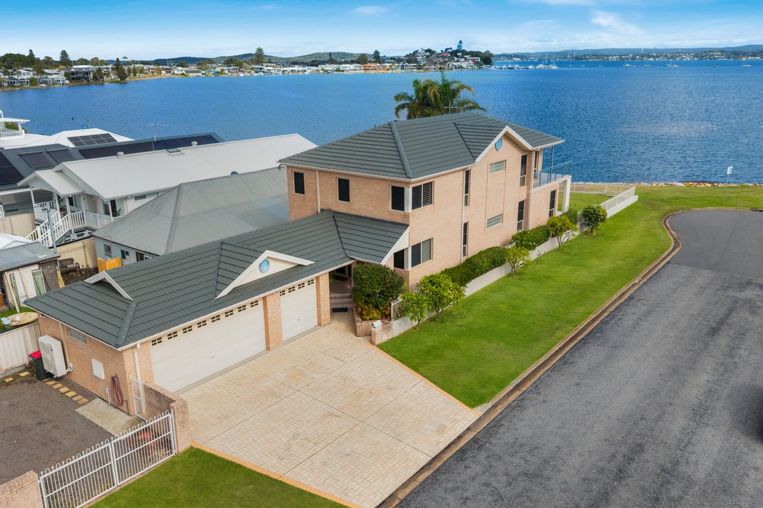 House in Belmont South, New South Wales, Australia 3 - 17963251