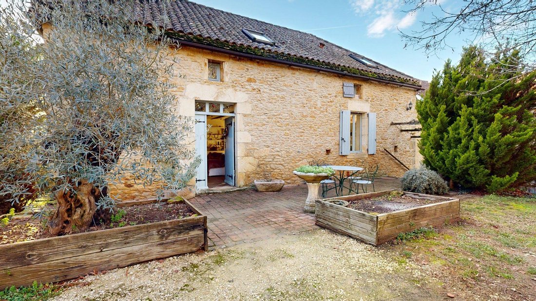 Maison à Besse, Nouvelle-Aquitaine, France 1 - 17961553