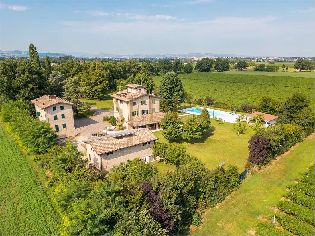Villa in Formigine, Emilia-Romagna, Italy 2 - 17962084