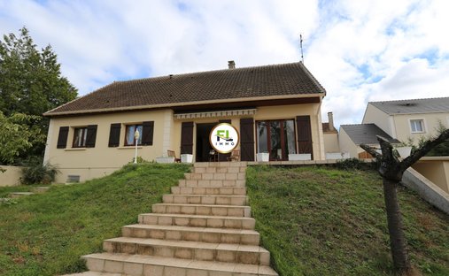 House in Gare, Saint-Germain-en-Laye, France 1