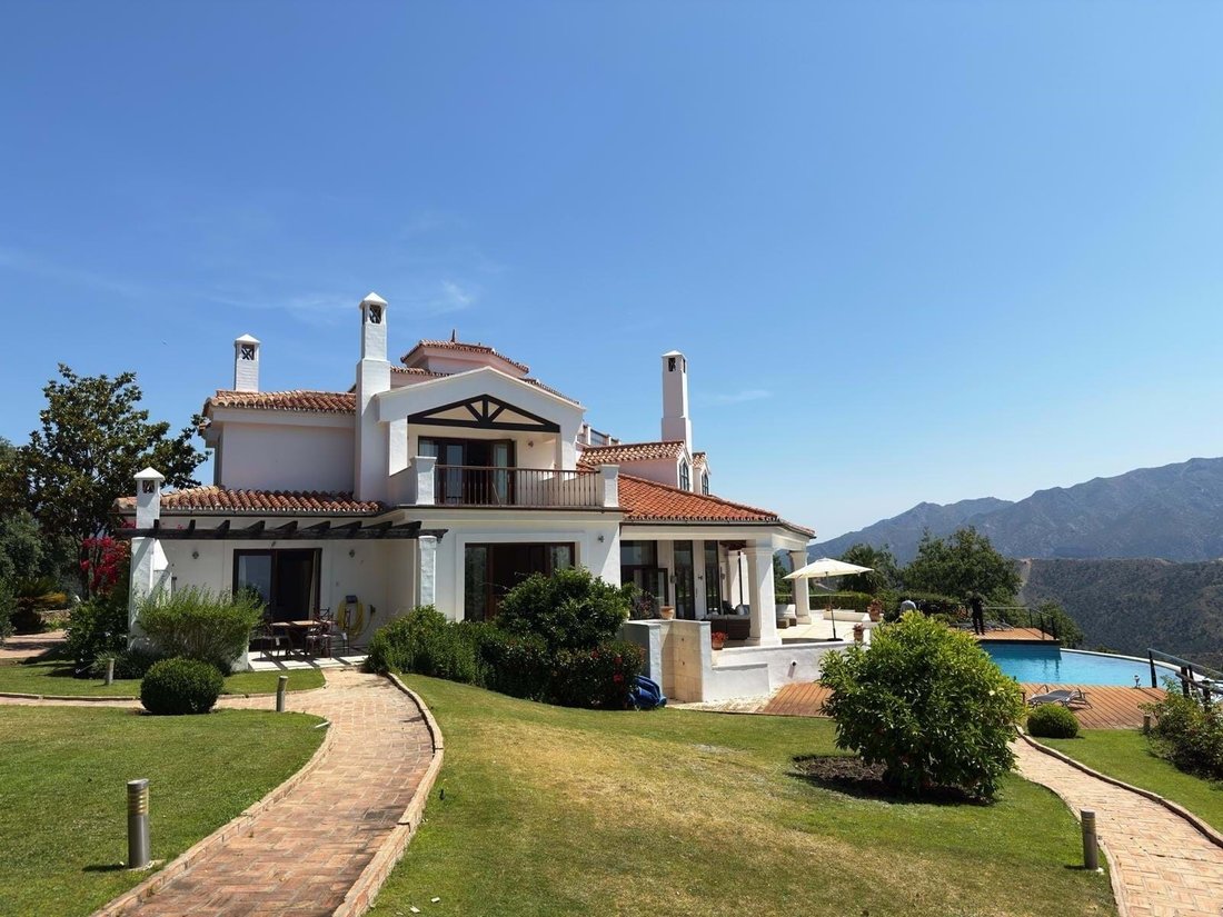 Villa in La Zagaleta, Benahavis, Andalusia 1 - 17960096