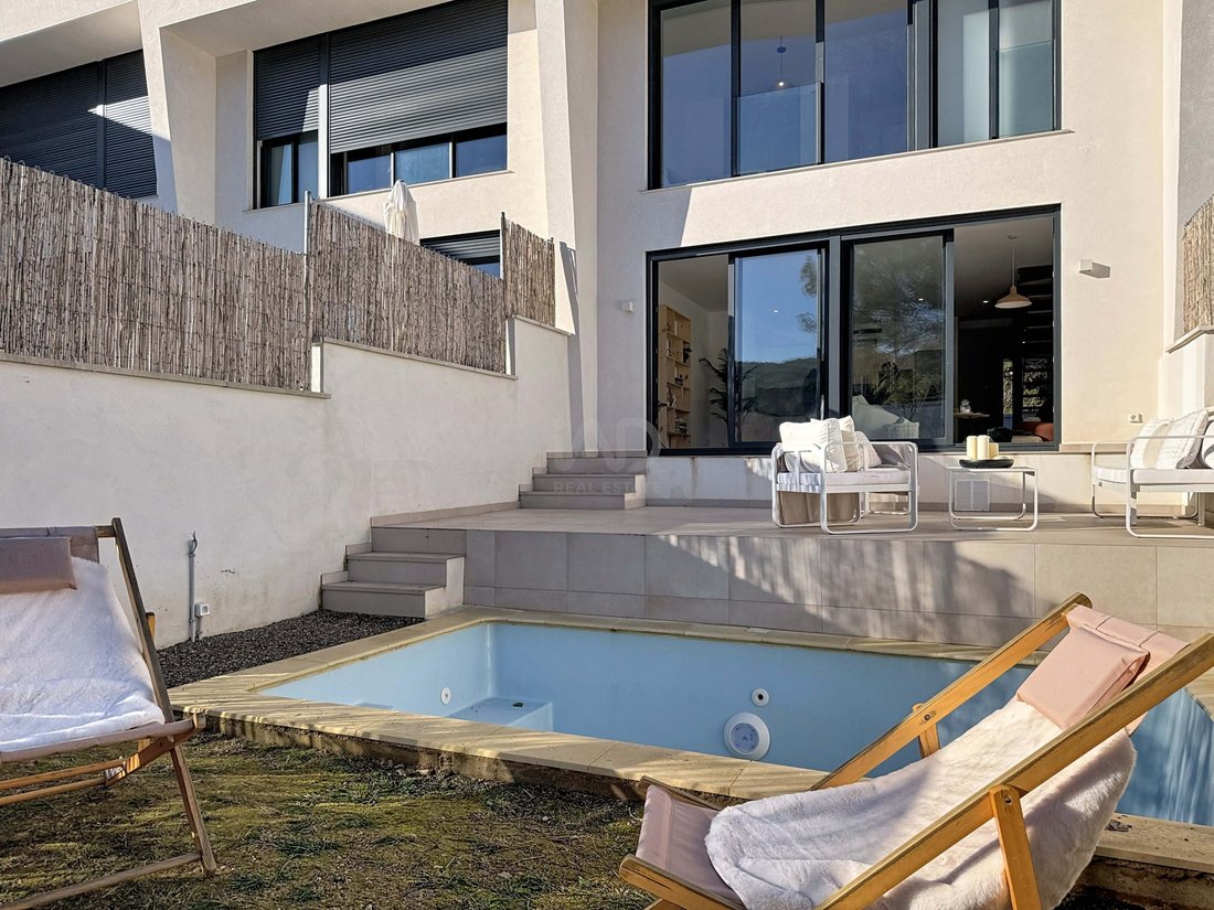 Townhouse in Sant Pere de Ribes, Catalonia, Spain 4 - 17960138