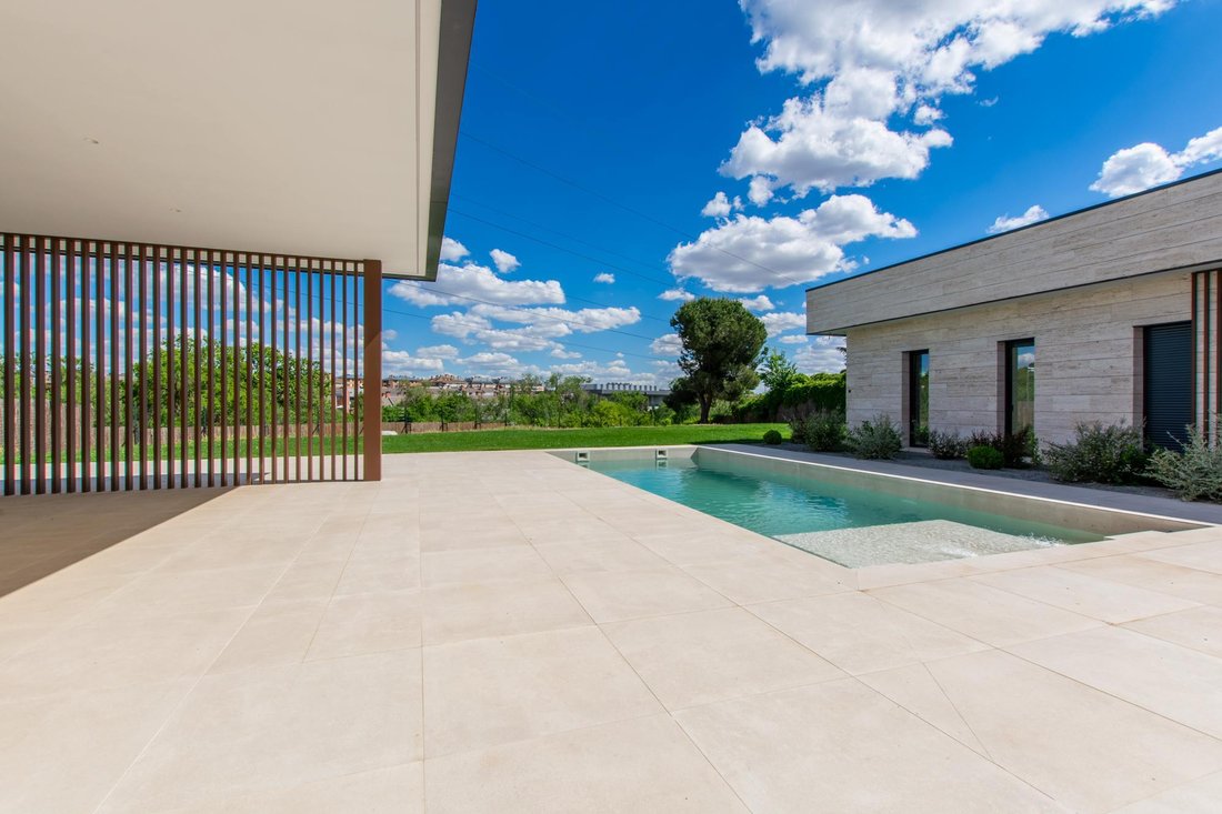 Villa in Boadilla del Monte, Comunidad de Madrid, Spain 1 - 17961153