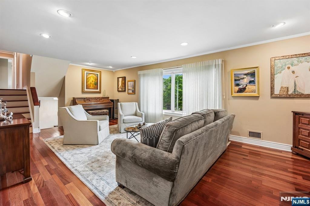 House in Livingston, New Jersey, United States 5 - 17962409