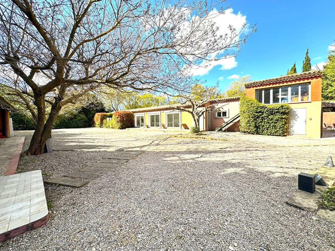 Villa in Granettes-Jauberte-Sainte Anne, Aix-en-Provence, France 2 - 17959770
