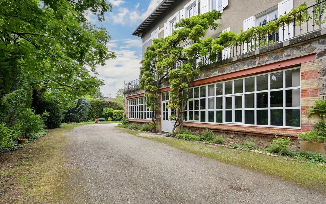 Apartment in Champvert-Point du Jour-Saint Irénée, Lyon 5e Arrondissement, Lyon 2 - 17959384