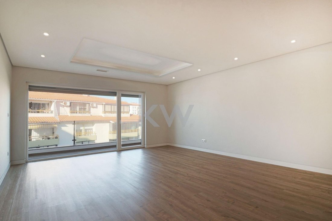 Apartment in Carcavelos e Parede, Lisbon, Portugal 2 - 17959844