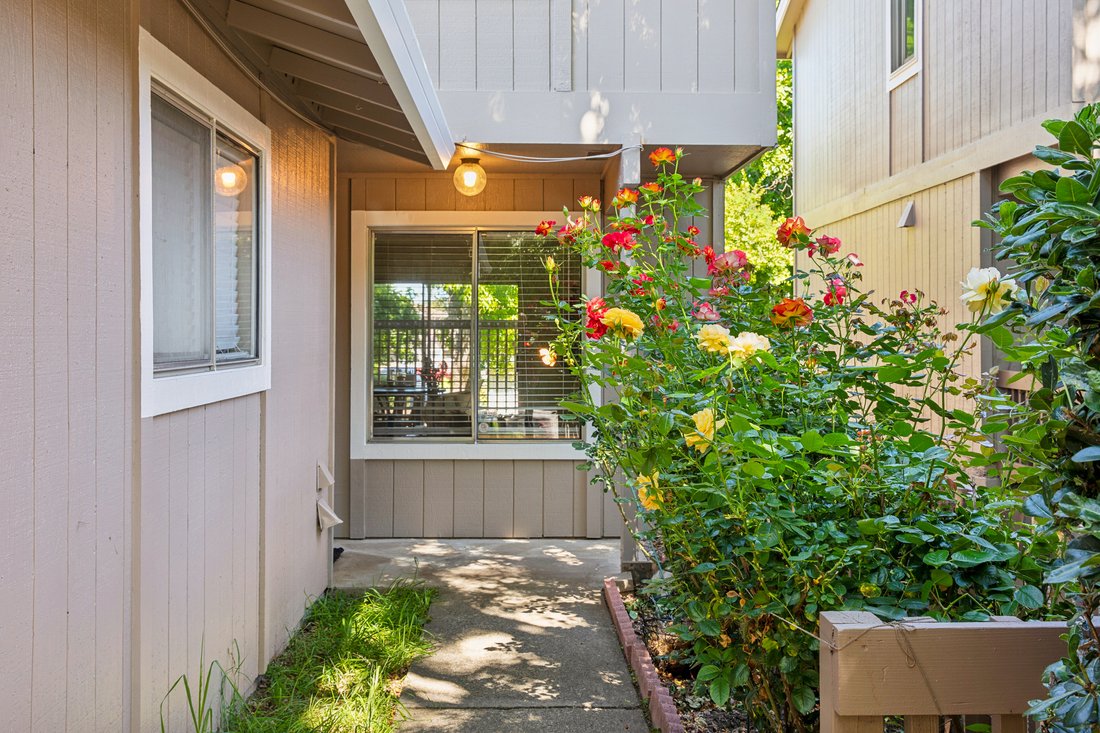 Condo in Novato, California, United States 4 - 17963445