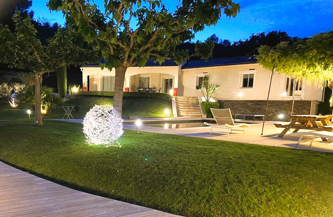 Villa in Nevons-route d'Apt, L'Isle-sur-la-Sorgue, France 2 - 17962883