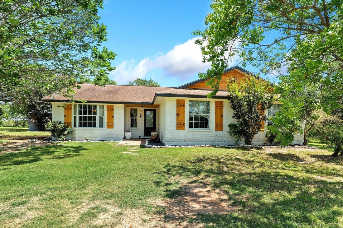 House in Elgin, Texas, United States 1 - 17958137