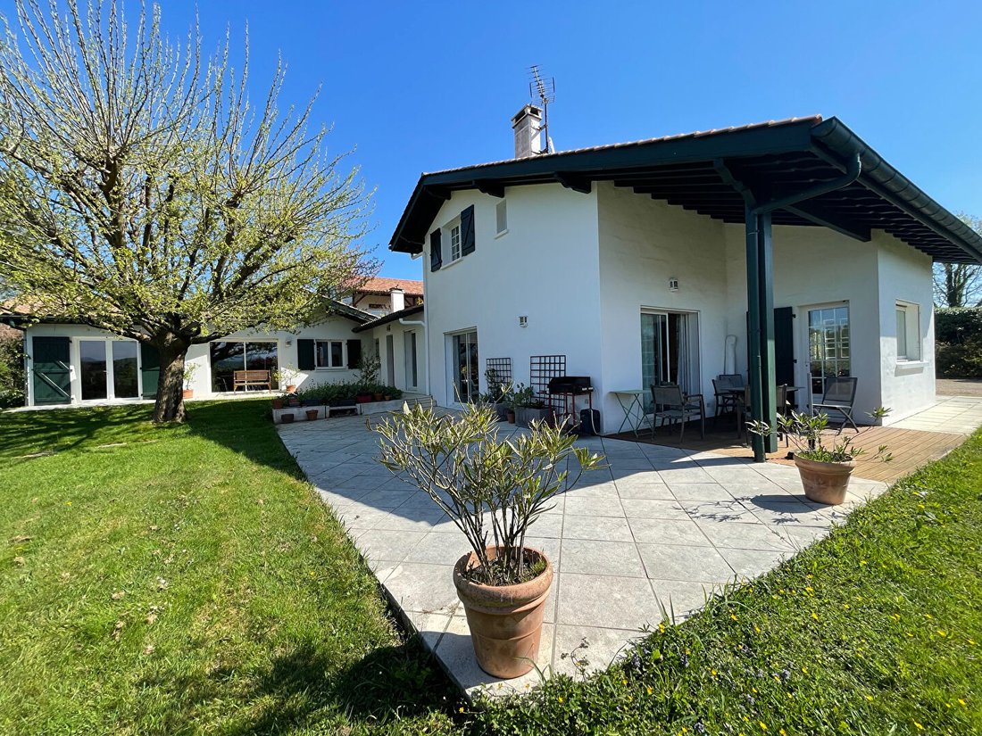 Villa in Ustaritz, Nouvelle-Aquitaine, France 3 - 17962911
