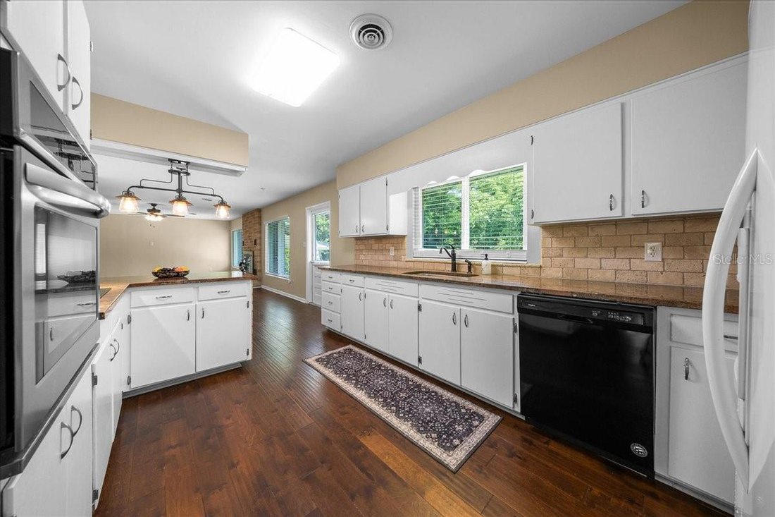 House in Ocala, Florida, United States 3 - 17958044