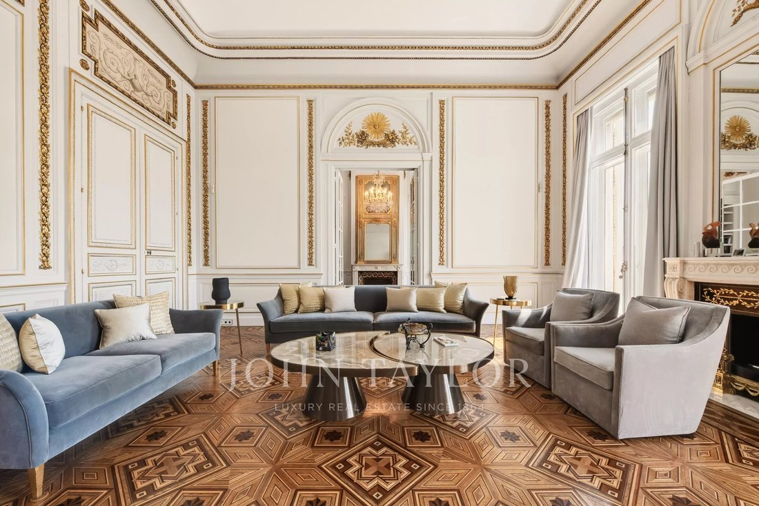 Apartment in Saint Germain l'Auxerrois, Paris 1er Arrondissement, Paris 5 - 17962249