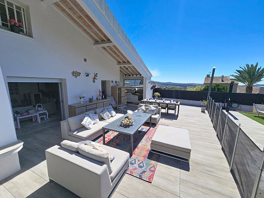 Villa in Carqueiranne, Provence-Alpes-Côte d'Azur, France 3 - 17962894