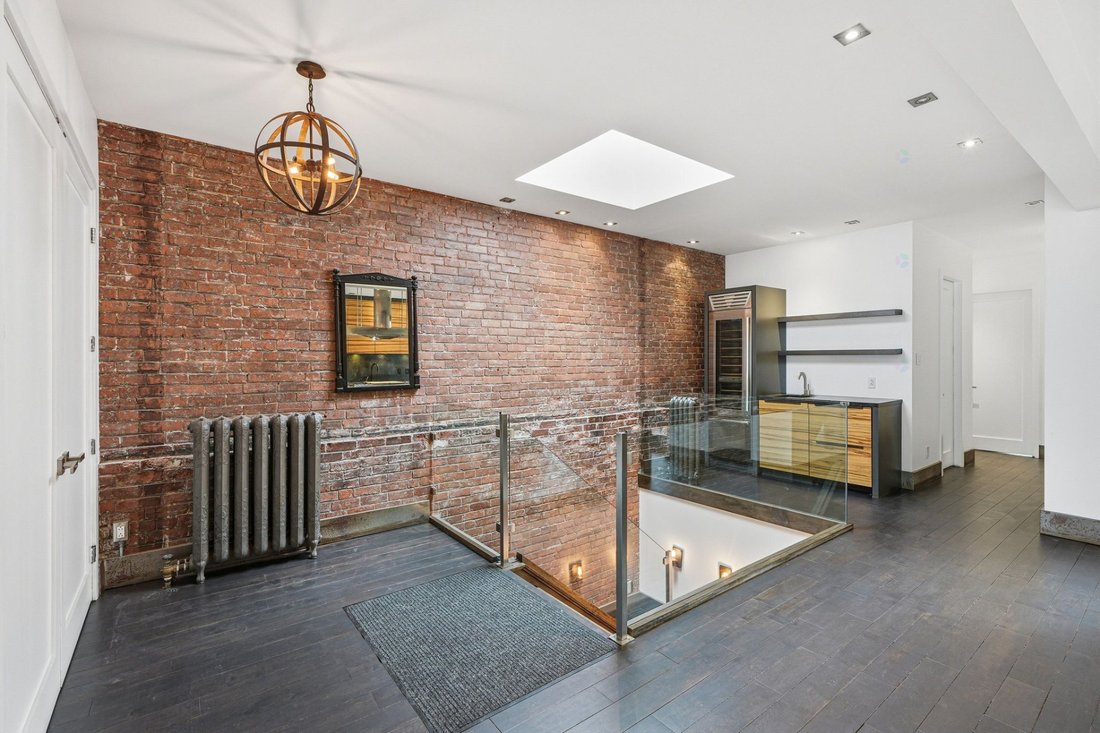 Apartment in Westmount, Quebec, Canada 3 - 17961989