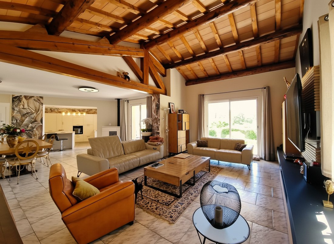 Villa in Nevons-route d'Apt, L'Isle-sur-la-Sorgue, France 5 - 17962883