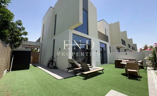 Villa in Dubai, Dubai, United Arab Emirates 1