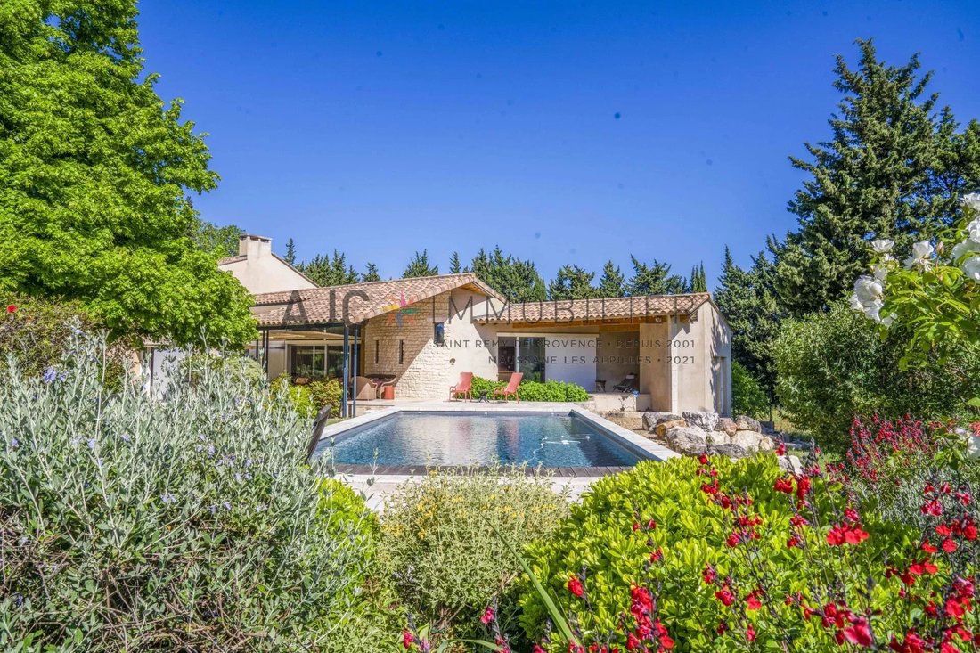 House in Saint-Rémy-de-Provence, Provence-Alpes-Côte d'Azur, France 2 - 16815848