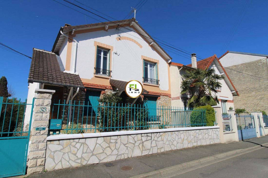 House in Poissy, Ile-de-France, France 1 - 17963399