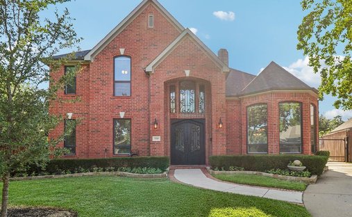 House in Bedford, Texas, United States 1