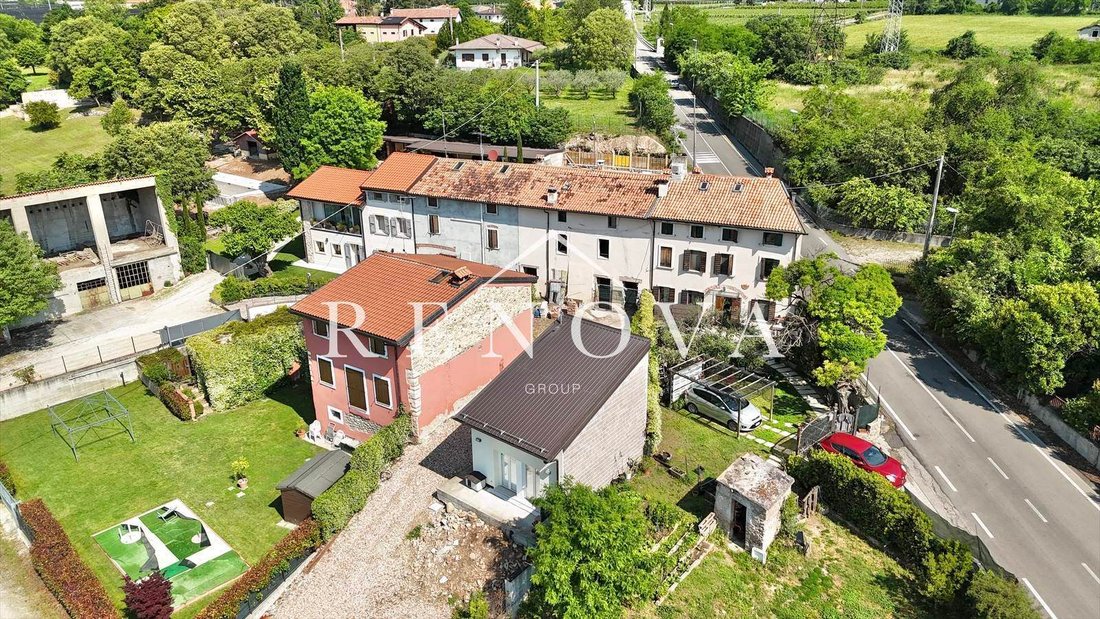 Pescantina, Veneto, Italy 4 - 17954201